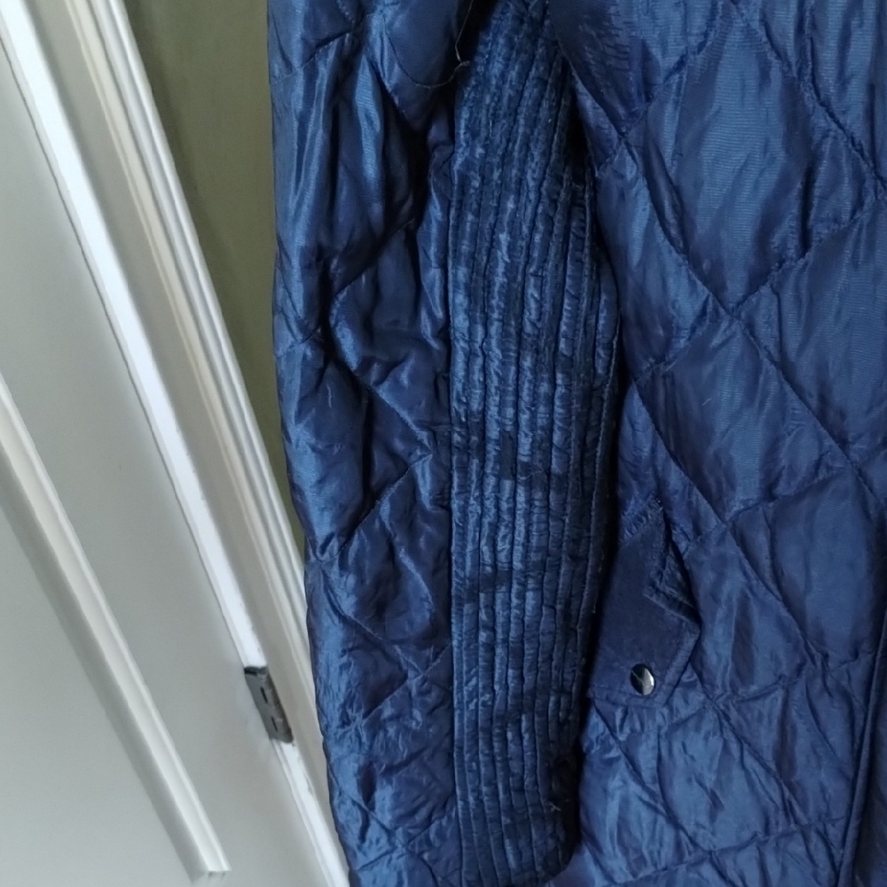 Burberry Dark Blue Quilted Puffer Jacket - Picture 10 of 17
